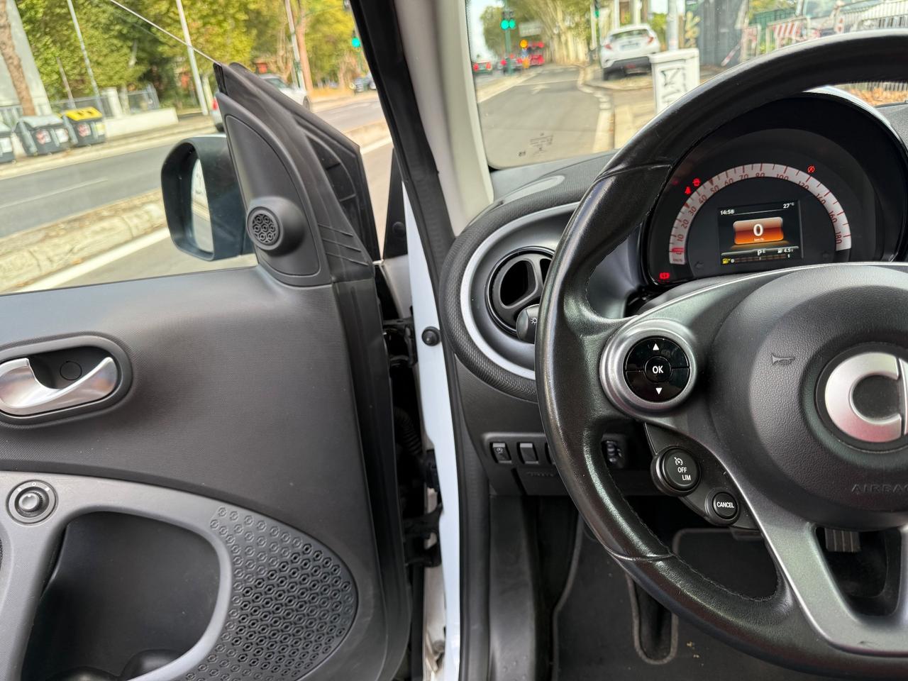 Smart ForTwo 1.0 71cv Coupe Clima cambio Auto Navi