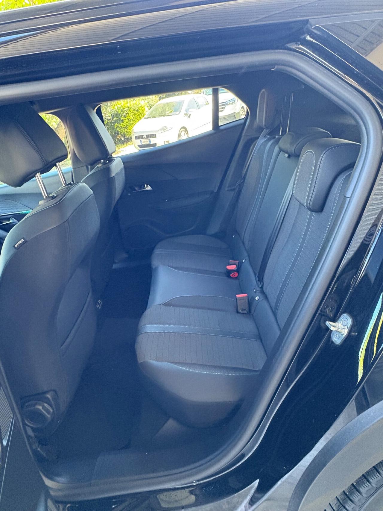 Peugeot 2008 BlueHDi 130 S&S EAT8 Allure Pack