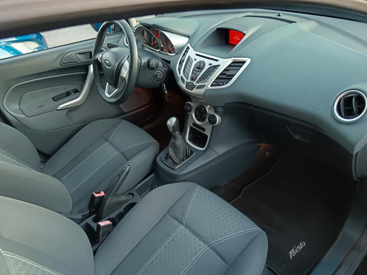 Ford Fiesta 1.4 TDCI 68CV TITANIUM NUOVISSIMA