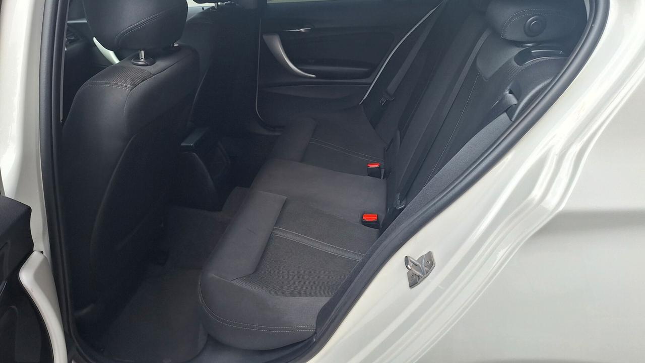 Bmw 118 118i 5p. Urban