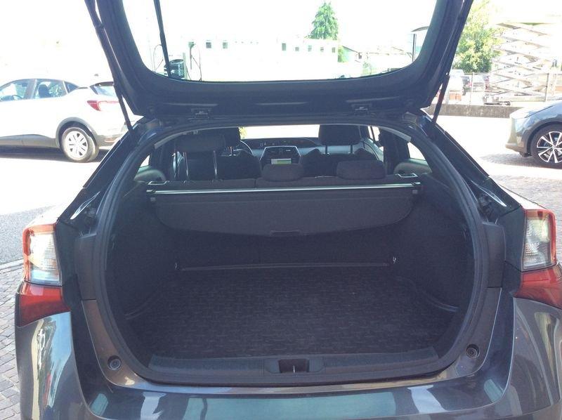 Toyota Prius 1.8 AWD Lounge