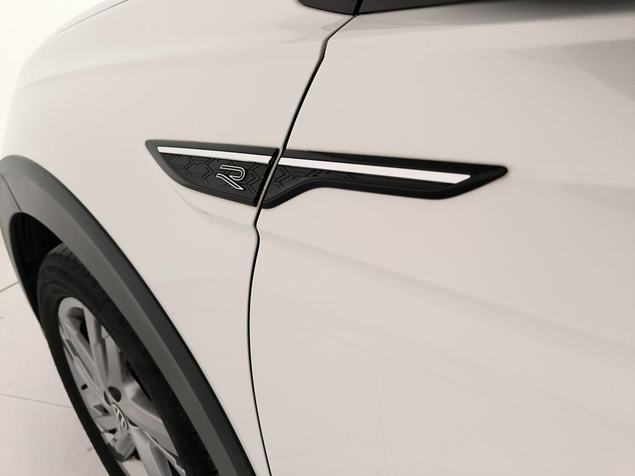 Volkswagen Taigo 1.0 tsi r-line 110cv
