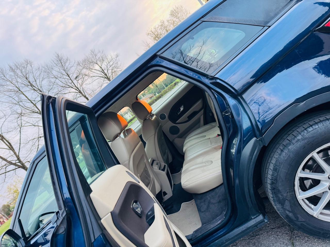 Land Rover Range Evoque 2.2 TD4 5p. Prestige