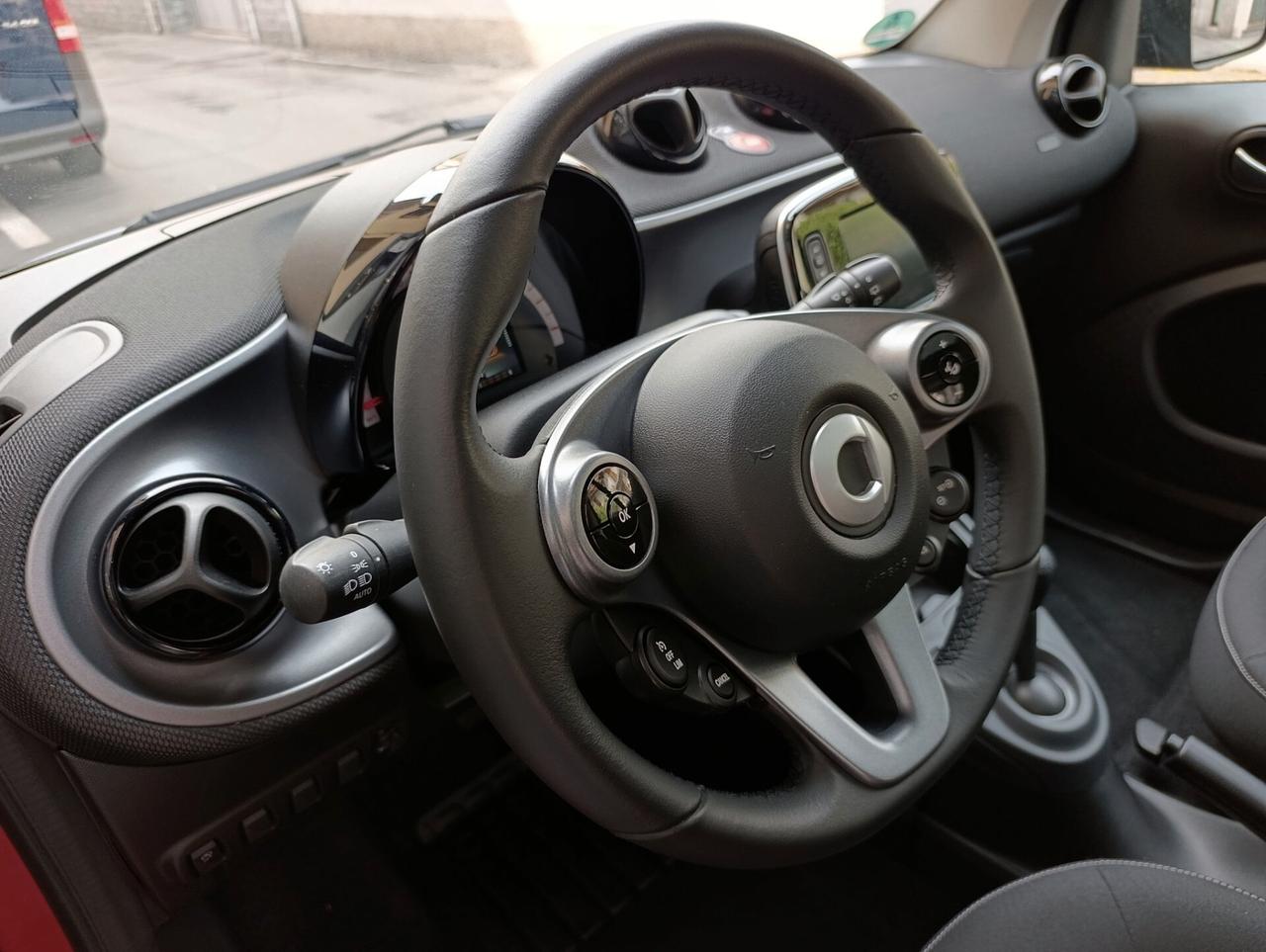 Smart ForTwo 70 1.0 twinamic Passion 2019 solo km 26.156