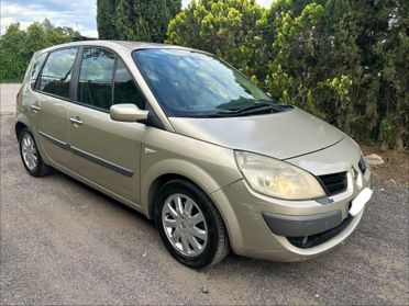 Renault Scenic 1.9 dCi Dynamique