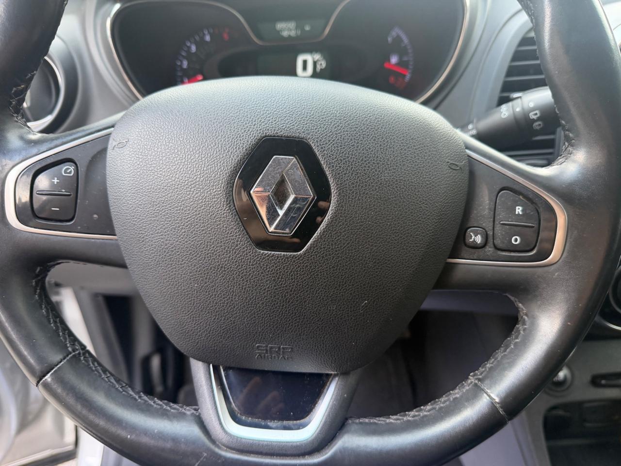 Renault Captur dCi 8V 90 CV EDC Start&Stop Energy Initiale Paris