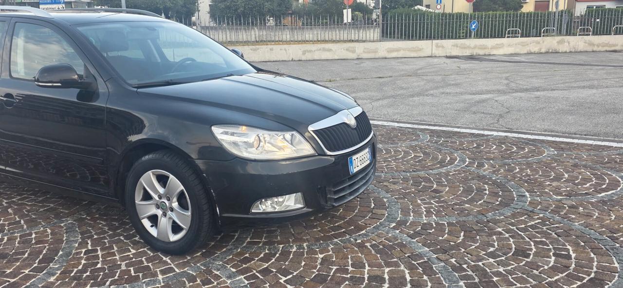 Skoda Octavia 1.6 TDI CR F.AP. Wagon Elegance