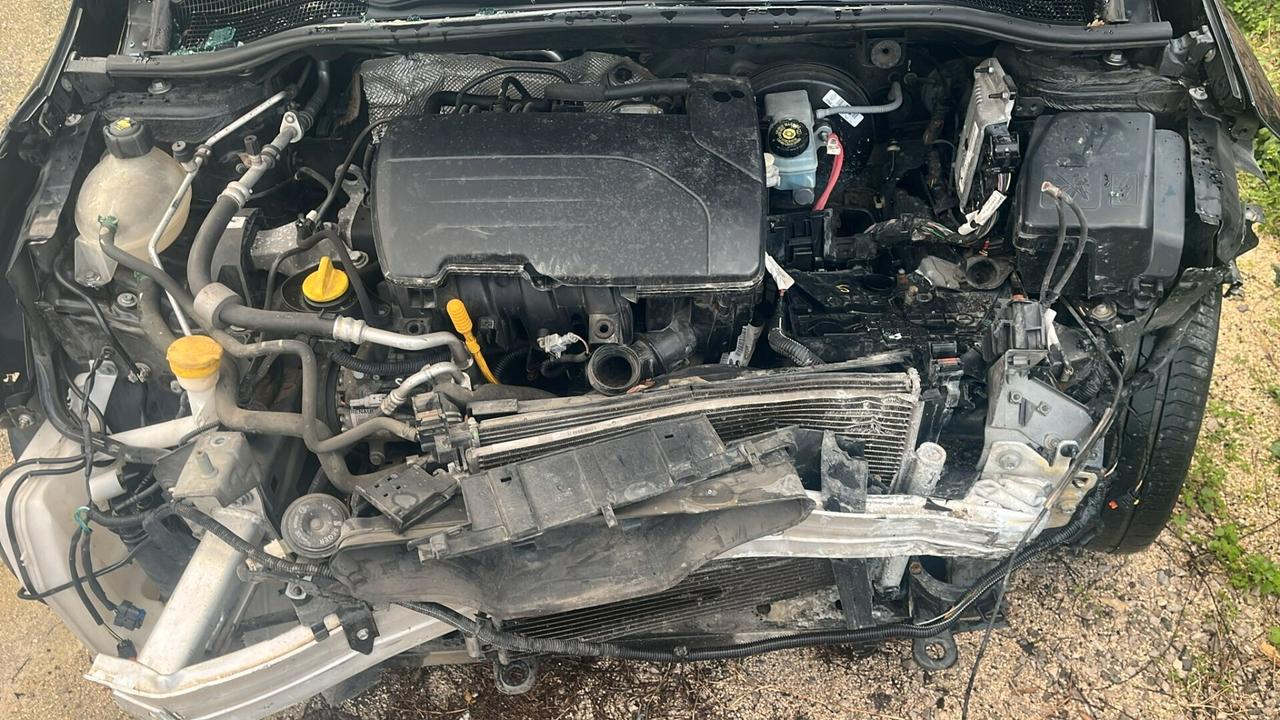 Renault Clio incidentata Sinistrata 1.2 Benzina 75Cv anno 2013