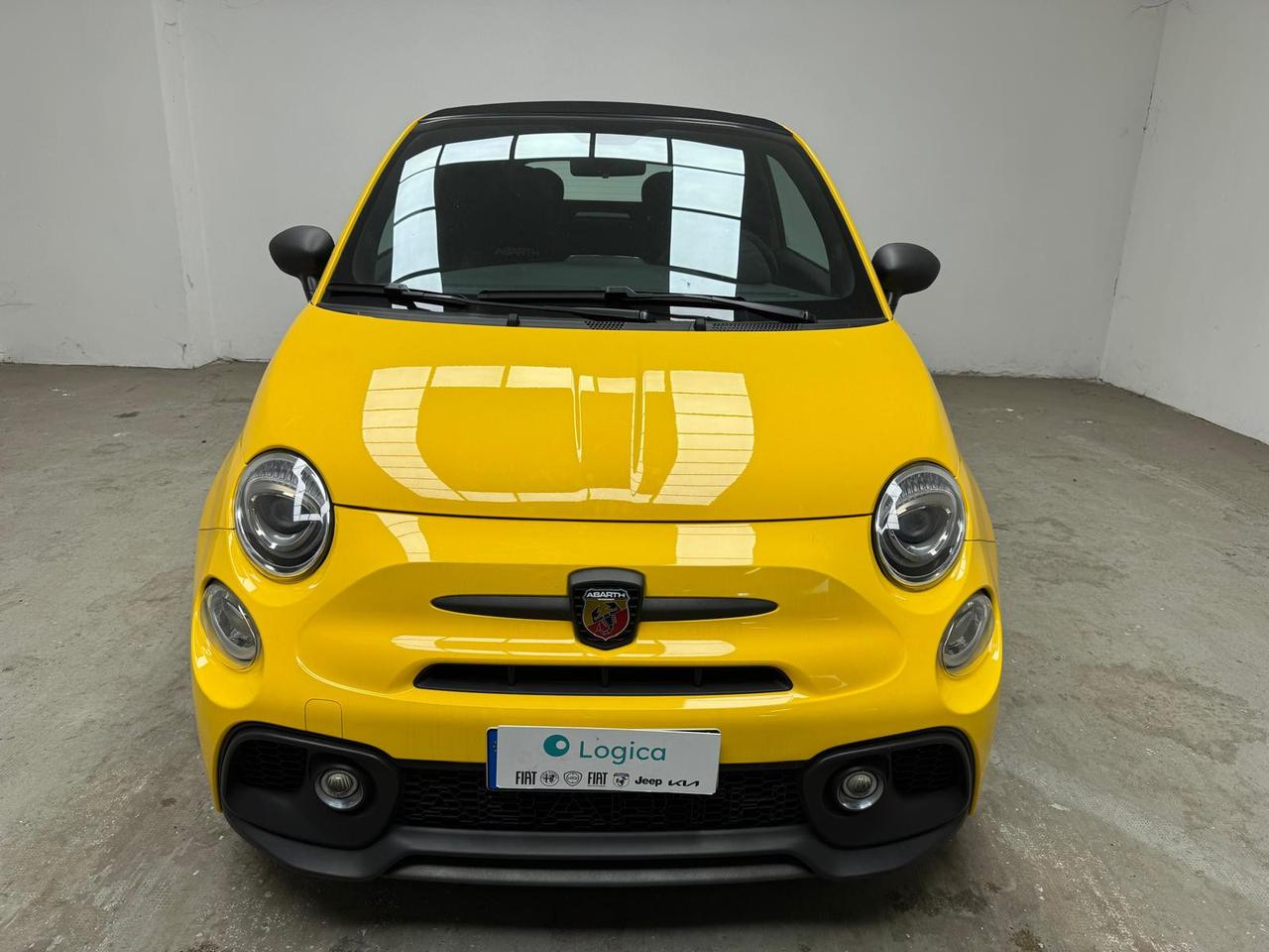 Abarth 595C 2016 - 595C 1.4 t-jet Competizione 180cv