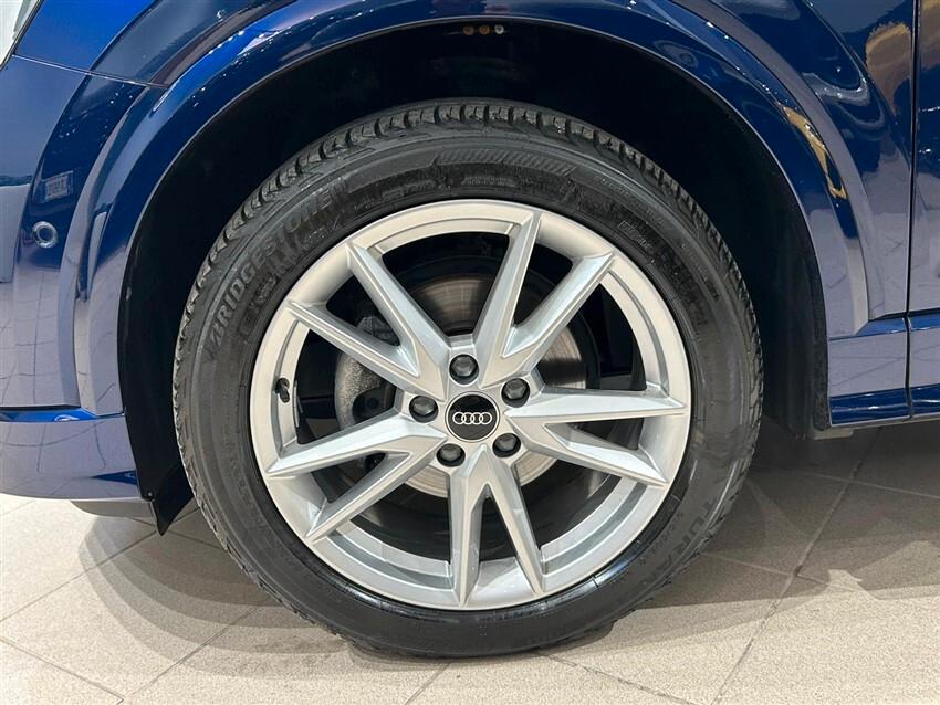 Audi Q2 30 TDI S line Edition