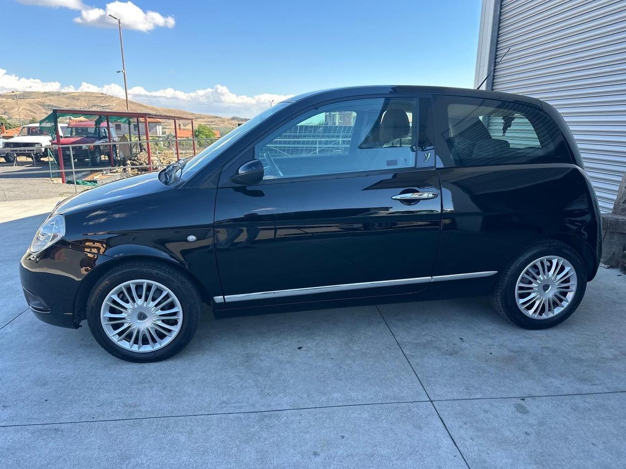 Lancia Ypsilon 1.2 Versus