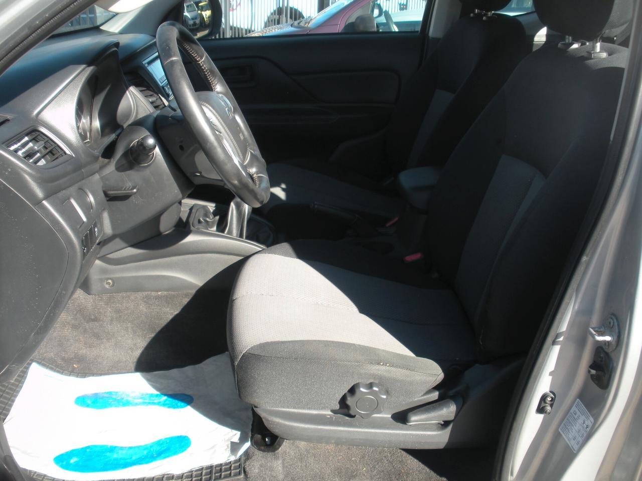 Mitsubishi L200 2.3 D Club Cab 4x4 Easy Select Inform