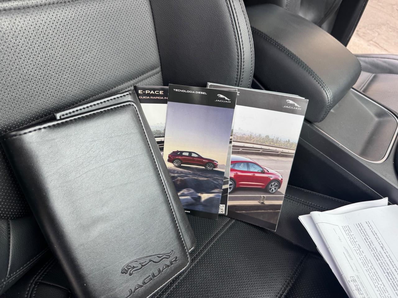 Jaguar E-Pace 2.0D 150 CV AWD aut. R-Dynamic HSE