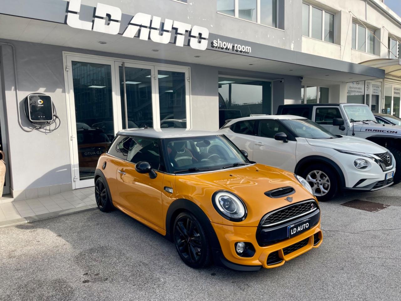 Mini Mini 2.0 Cooper SD allestimento JKW