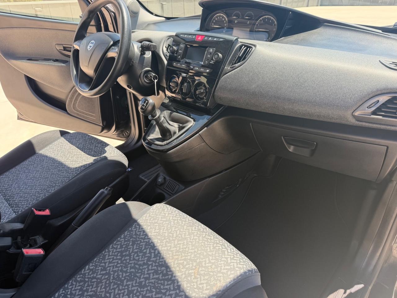 Lancia Ypsilon 1.2 69 CV 5 porte GPL Ecochic Silver