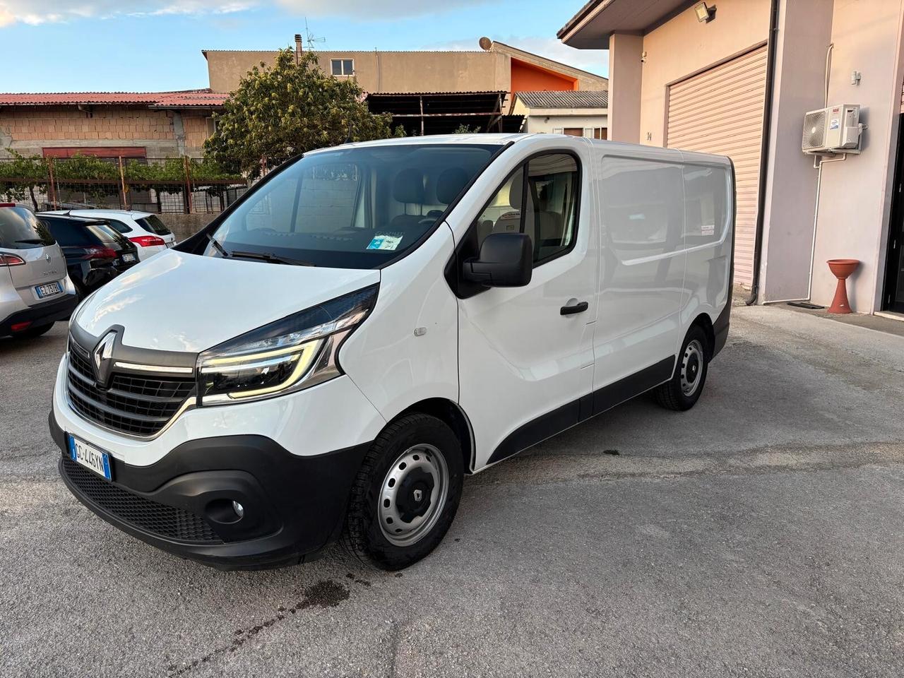 Renault trafic 2.0 dci 145 cv 10/2020