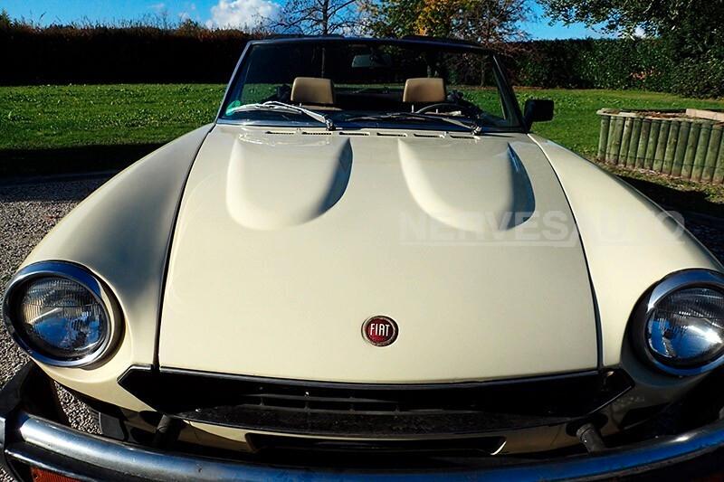 Fiat 124 Spider 2000 i.e. (1980) — Avorio • Interni Biscotto CRS