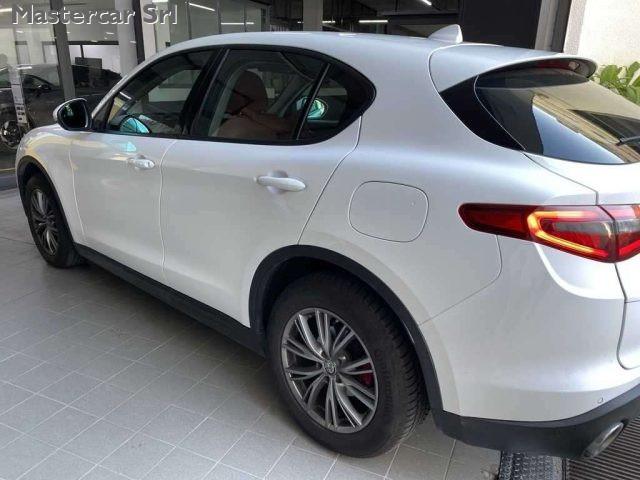 ALFA ROMEO Stelvio Stelvio 2.2 t Executive Q4 190cv auto my19 FX447SP