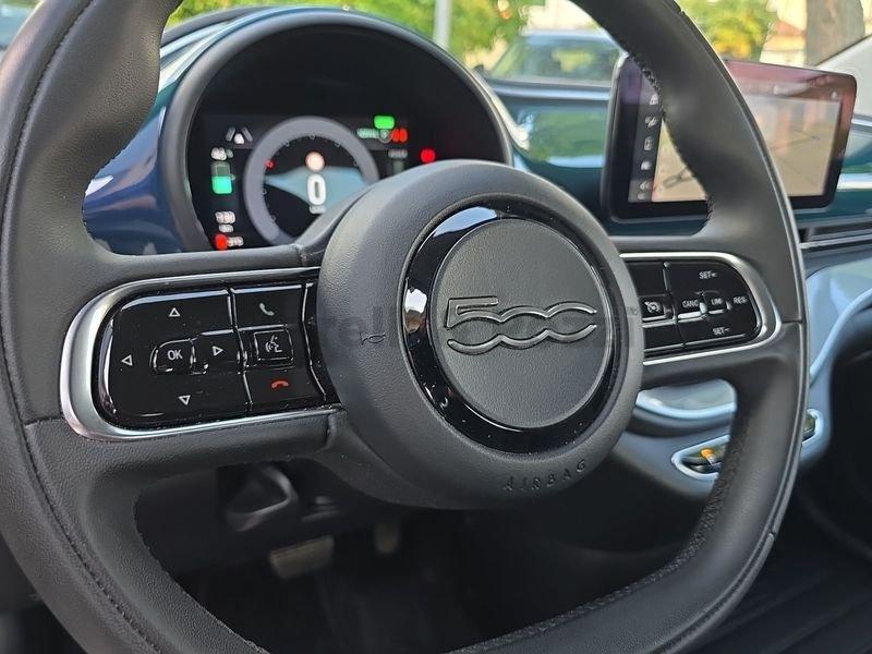 FIAT 500 500e Berlina 42 kWh Icon