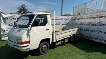 Nissan Trade 3 POSTI CASSONE FISSO 2.8 DIESEL 35Q