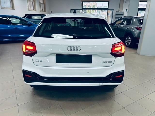 Audi Q2 35 TDI S tronic Identity Black