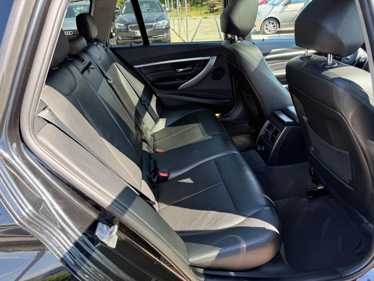 Bmw 320d xDrive Touring Sport -TETTO APRIBILE, CERCHI 19