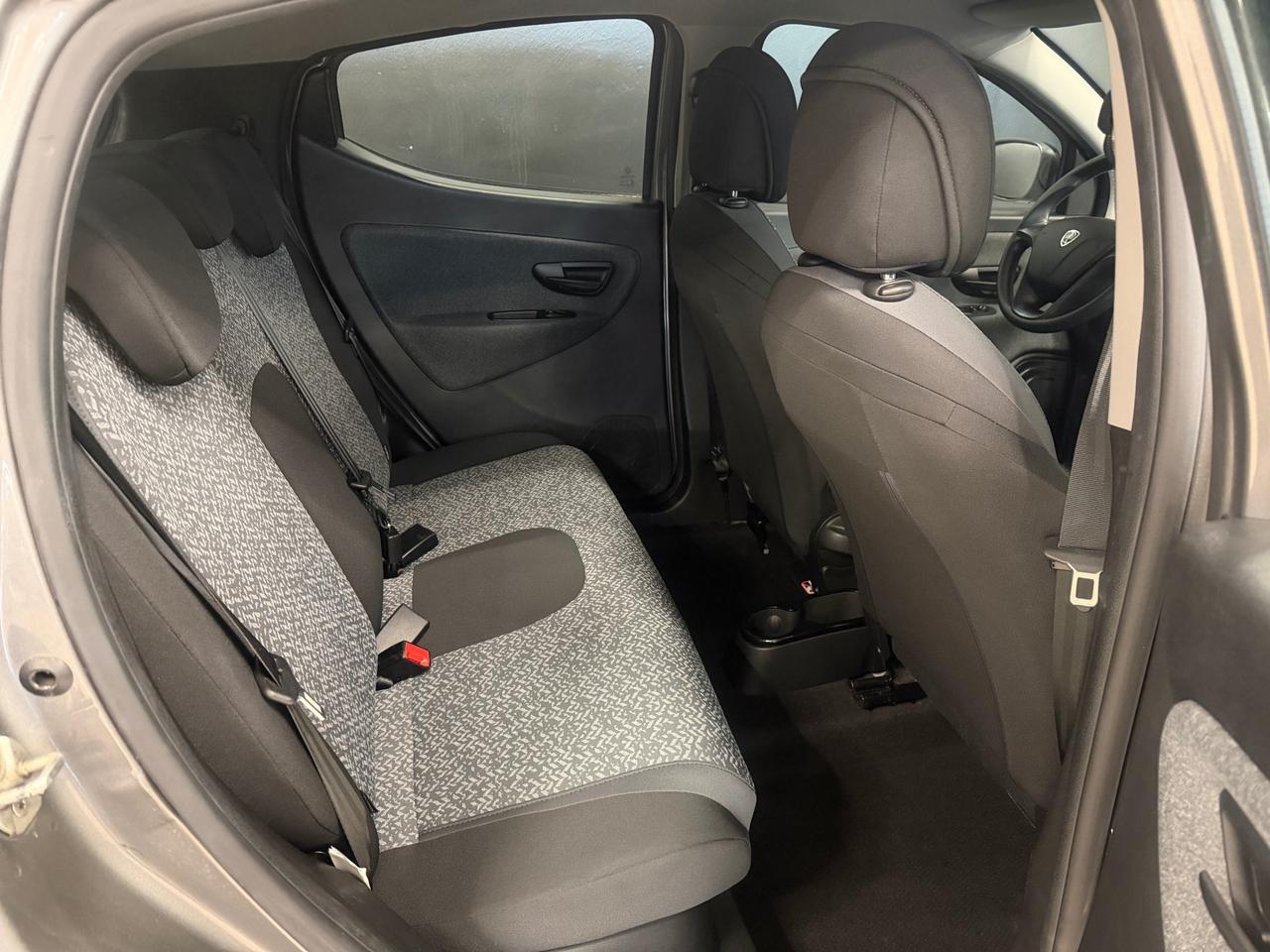 Lancia Ypsilon 1.0 firefly hybrid Silver Plus s&s 70cv