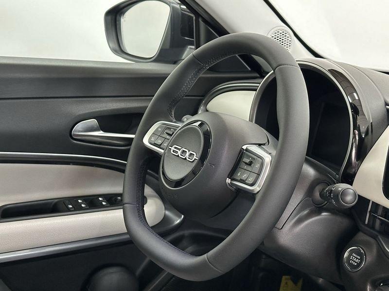 FIAT 600 1.2 Hybrid 145cv La Prima