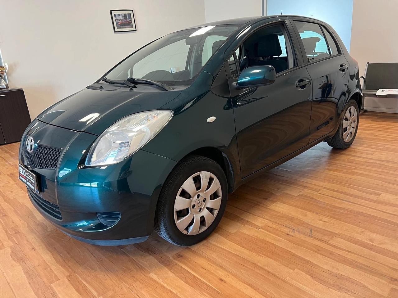 Toyota Yaris 1.0 5 porte