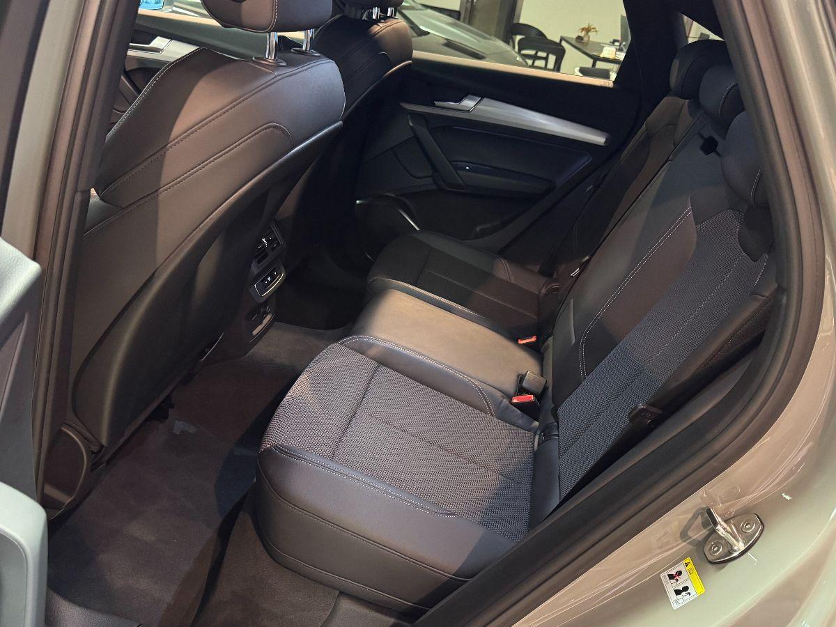 AUDI Q5 Sportback SPB 2.0 TDI S-line Identity black Grigio Quantum