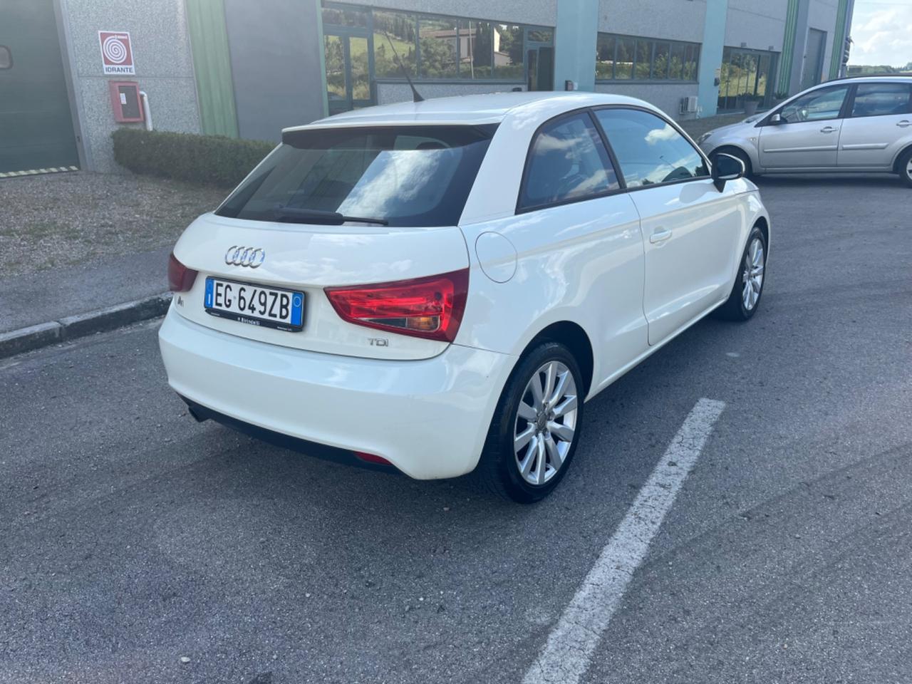 Audi A1 1.6 TDI 90 CV OK ANCHE NEOPATENTATI