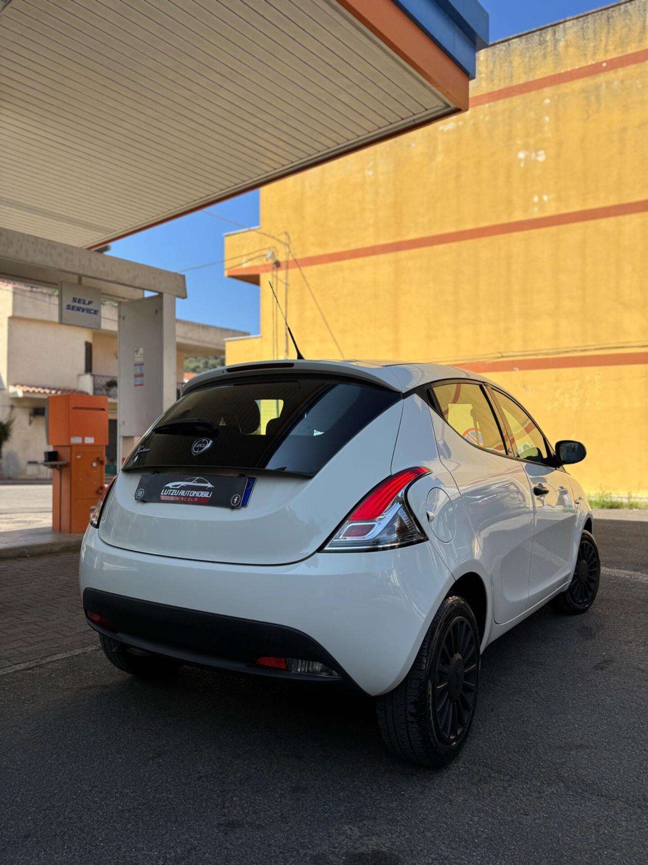 Lancia Ypsilon 1.2 69 CV 5 porte Elefantino Blu OK NEOPATEN