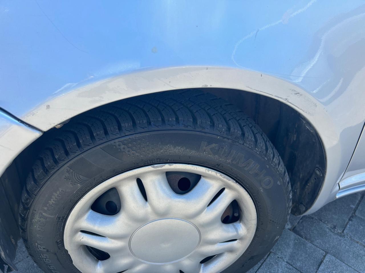 Toyota Yaris 1.3i 16V cat 5 porte aut. Sol