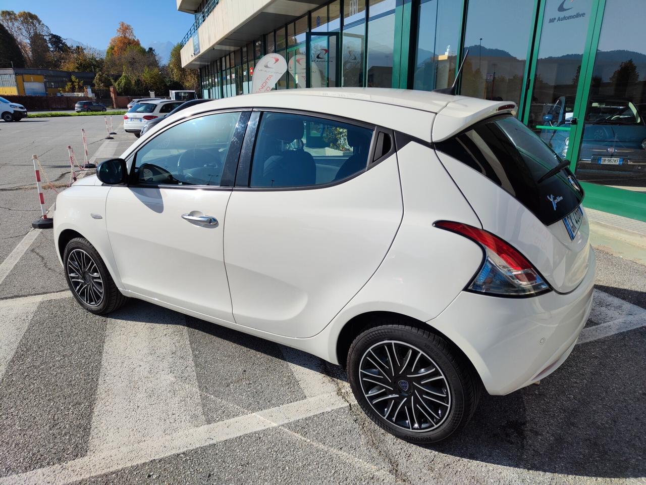 Lancia Ypsilon 1.0 Hybryd Gold 2022