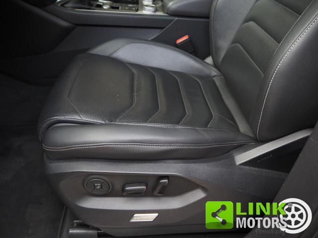 VOLKSWAGEN Touareg 3.0 V6 TDI 286 CV R-LINE