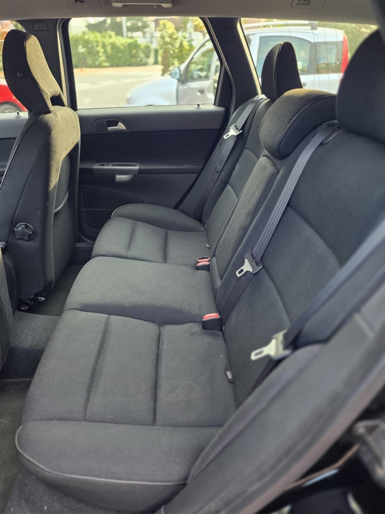 Volvo V50 D2 R-design