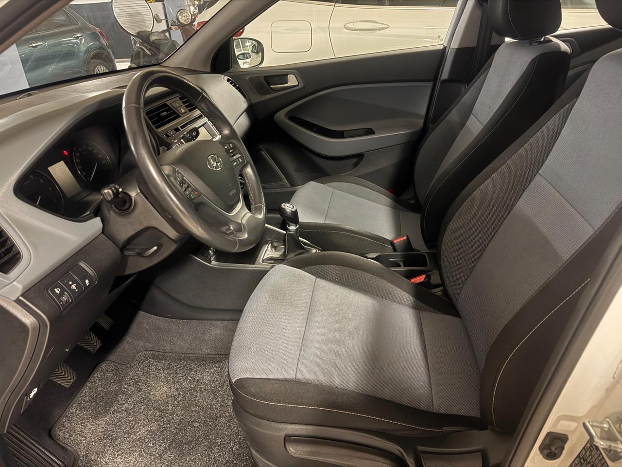 Hyundai i20 II 5p 1.2 Login GPL