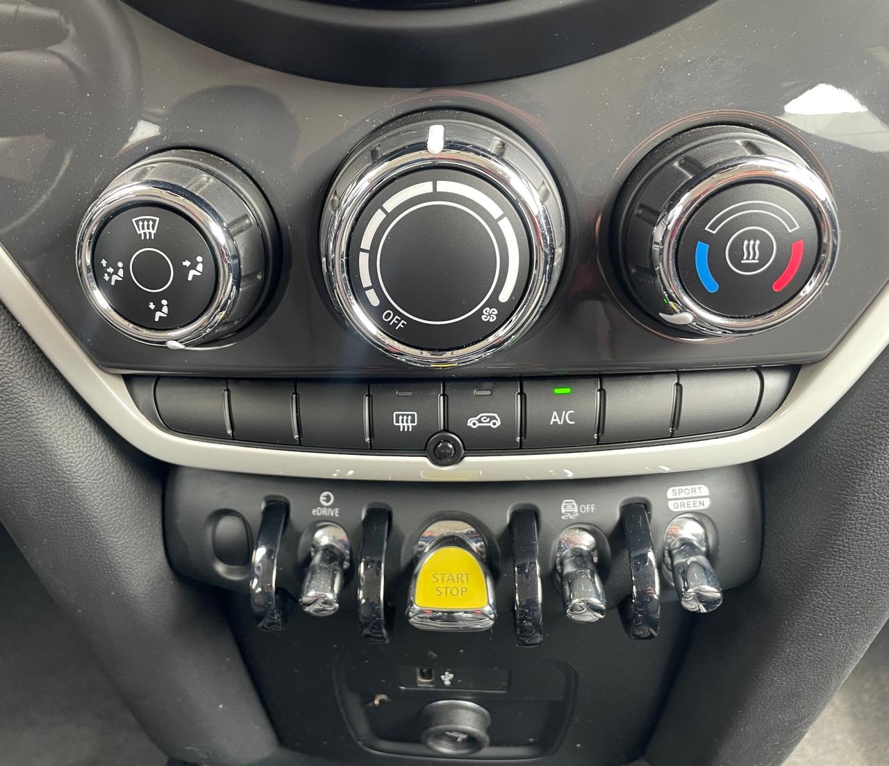 Mini Cooper Countryman 1.5 SE Hype ALL4 Automatica