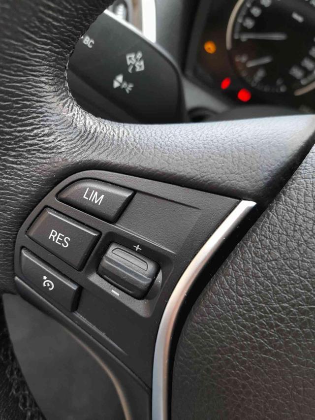 BMW 118 i LUXURY NAVI-PELLE-LED!!! OK NEO PATENTATI