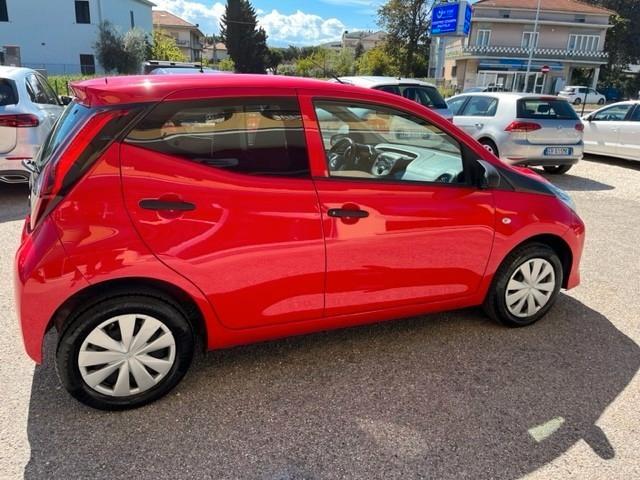 Toyota Aygo Connect 1.0 VVT-i 72 CV 5 porte x-wave