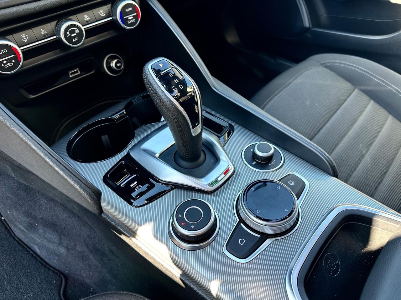 Alfa Romeo Giulia 2.2 Turbodiesel 160 CV AT8 Sprint Tetto Apribile