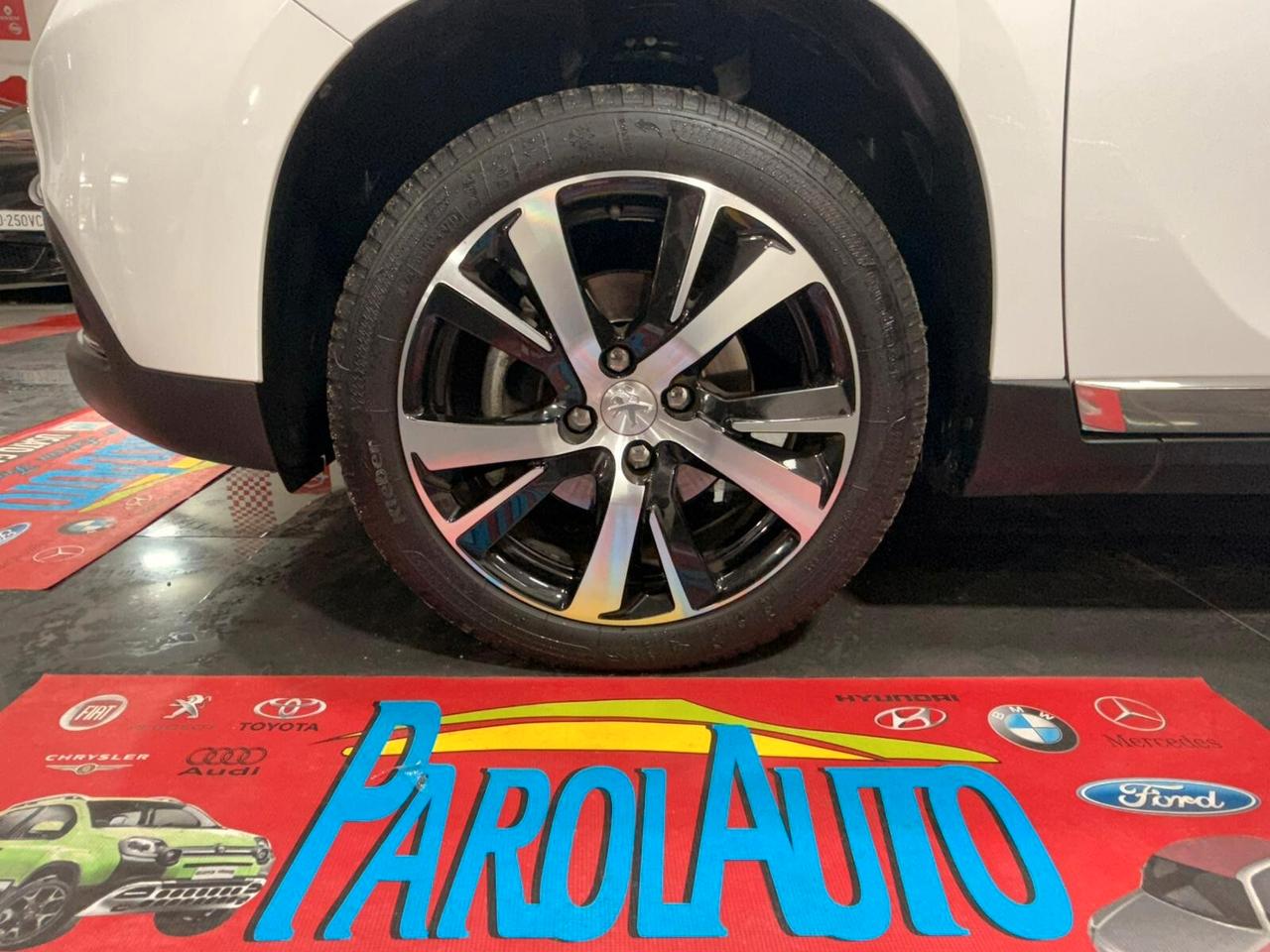 Peugeot 2008 1.6 e-HDi 92cv Urban Cross - 2014