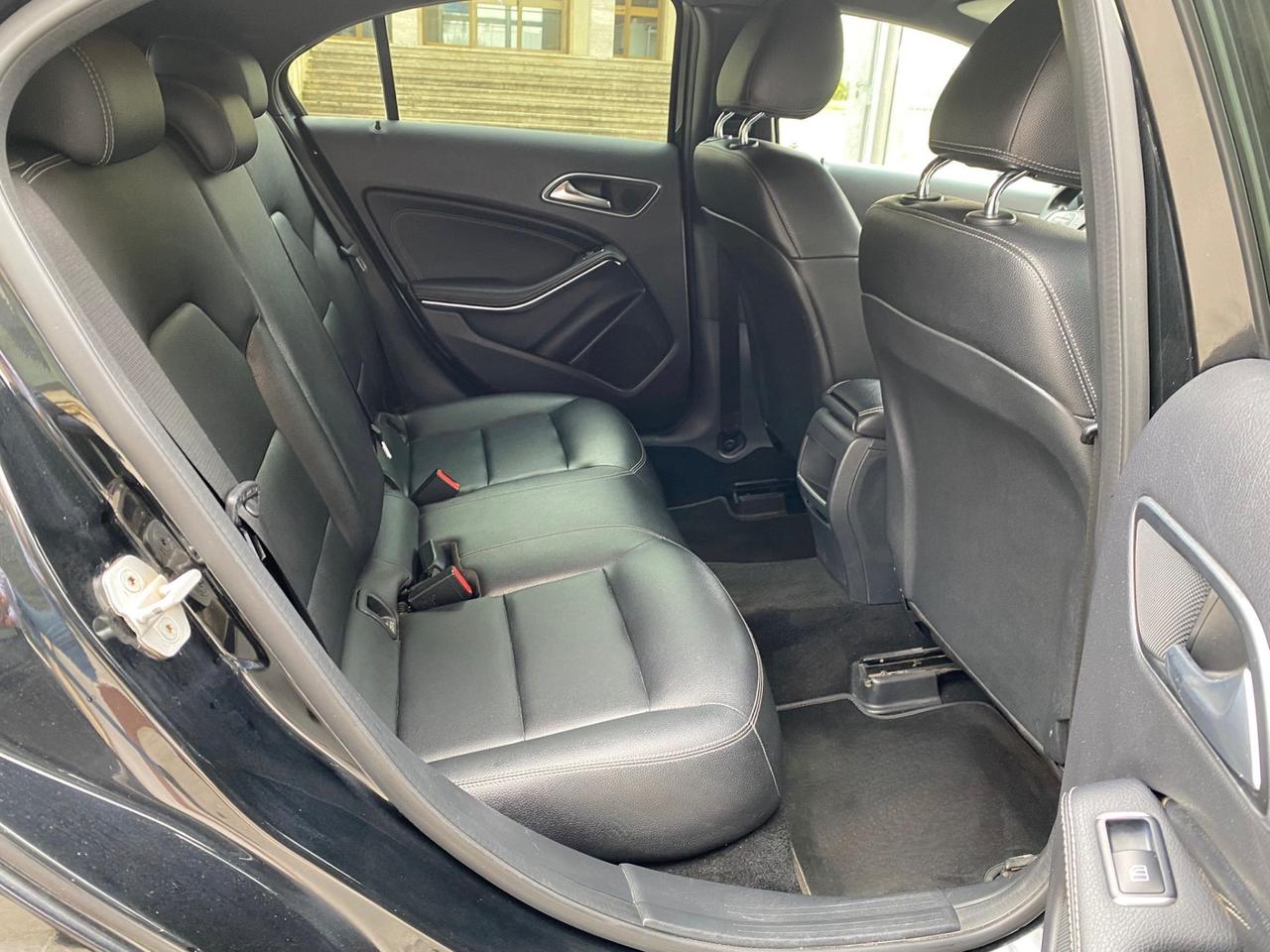 MERCEDES A180 110CV Sport NAVY 2016