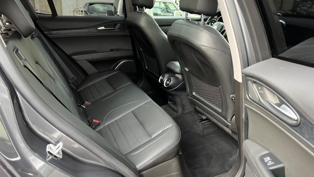 Alfa Romeo Stelvio 2.2 Turbodiesel 210 CV AT8 Q4 Executive