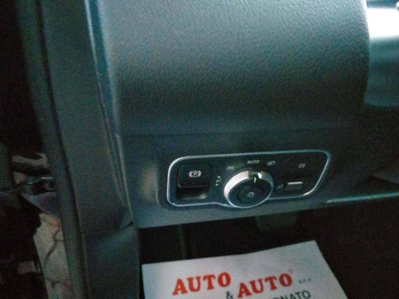 Mercedes-Benz GLB 180 D BUSINESS EXTRA 8MLED/SEDILI SPORT/DISPLAY MAXI