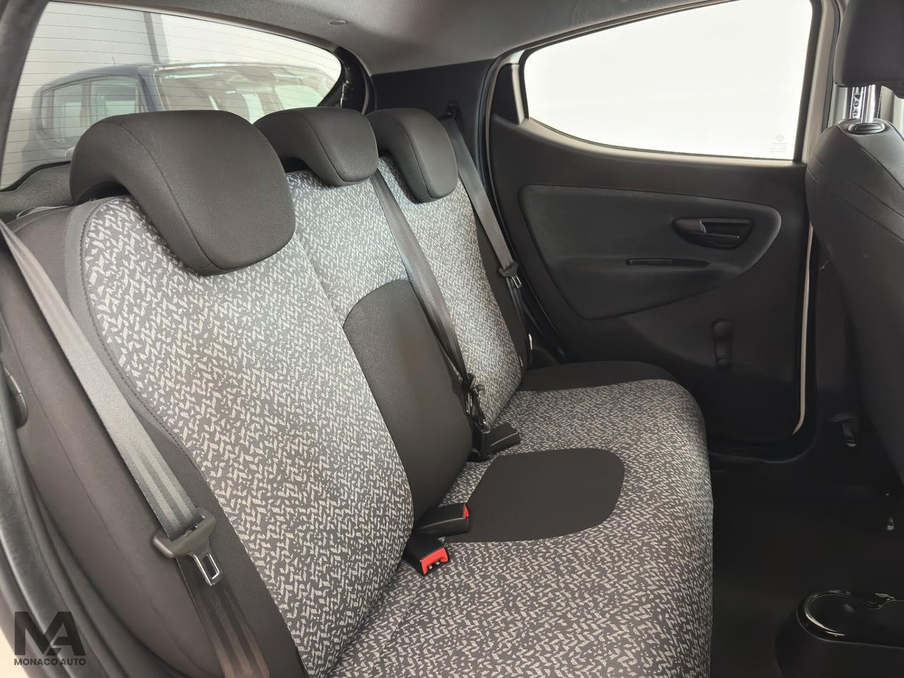Lancia Ypsilon 1.0 FireFly Hybrid 70CV 2020