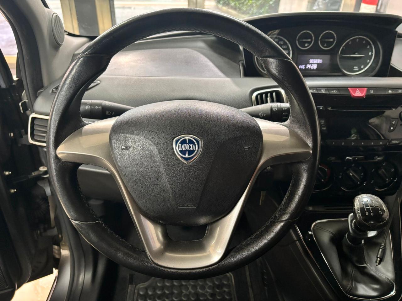 Lancia Ypsilon 1.2 69 CV 5 porte S&S Silver