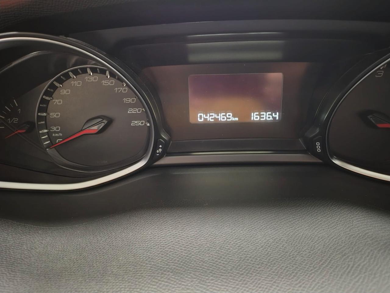 Peugeot 308 BlueHDi 130 S&S EAT8 Active