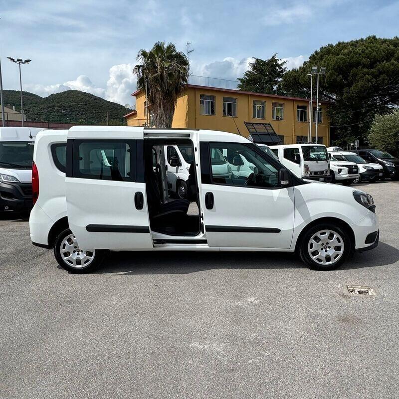 FIAT DOBLO' MAXI 1.6mjt AUTOCARRO 5 POSTI 2021