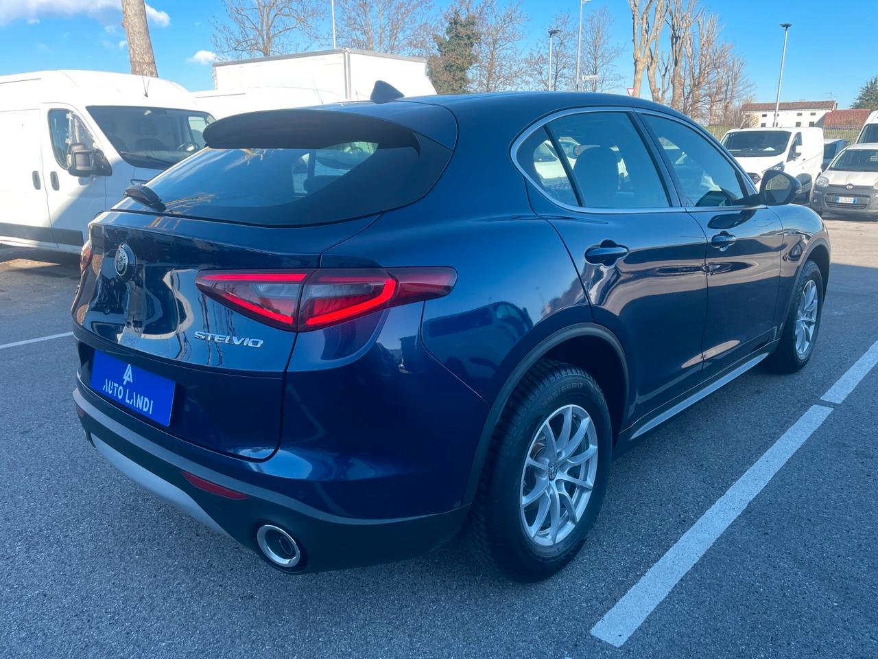 Alfa Romeo Stelvio 2.2 Turbodiesel 180 CV AT8 Q4 Business